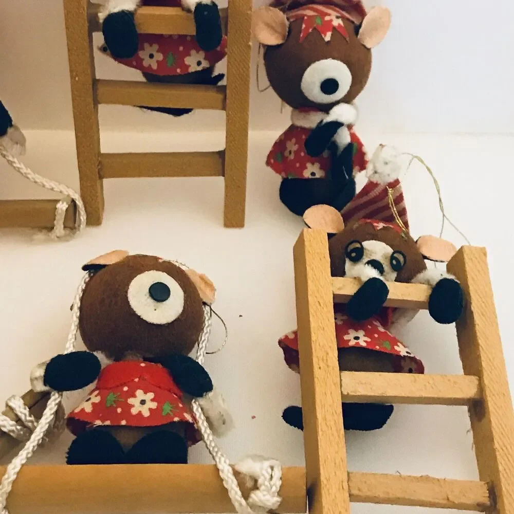 #2850 Bear Christmas ornaments 2.75 X 2.75